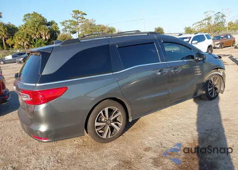 2018 Honda Odyssey Elite z USA, uszkodzony, nr VIN 5FNRL6H95JB014662